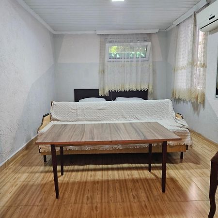 Guest House 2 Floor Batumi Esterno foto