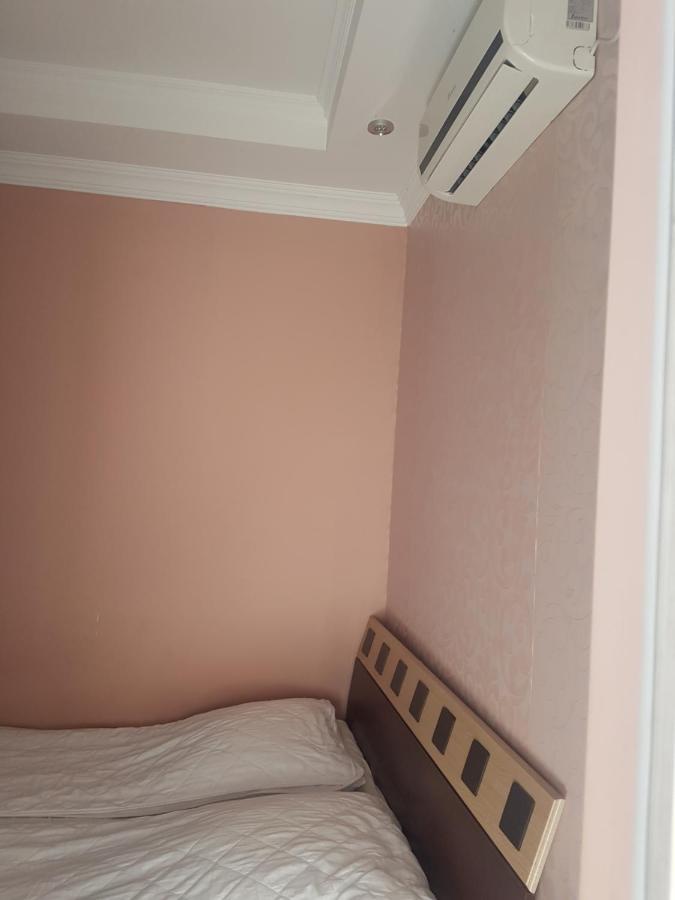 Guest House 2 Floor Batumi Esterno foto