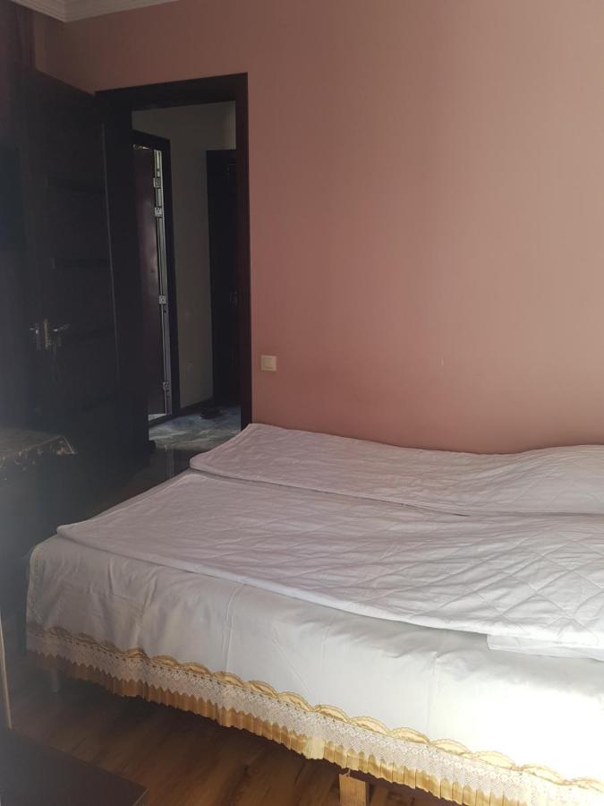 Guest House 2 Floor Batumi Esterno foto