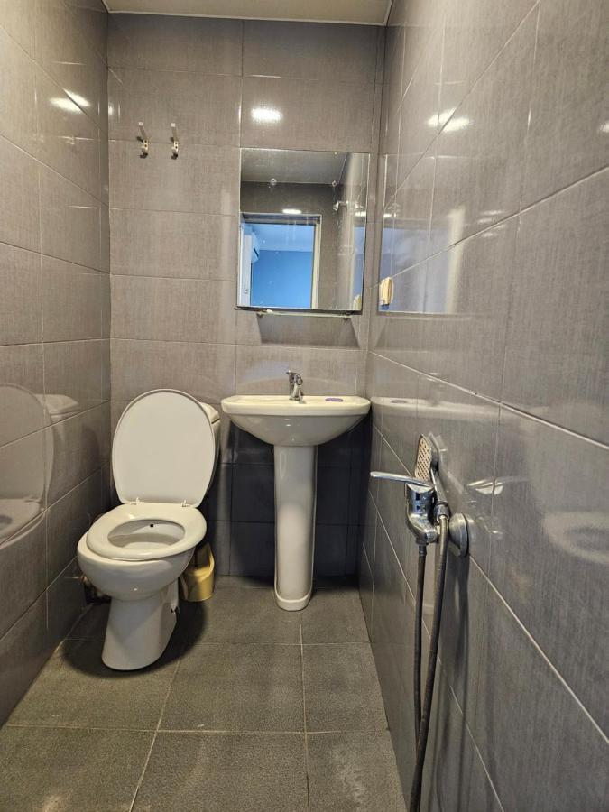 Guest House 2 Floor Batumi Esterno foto