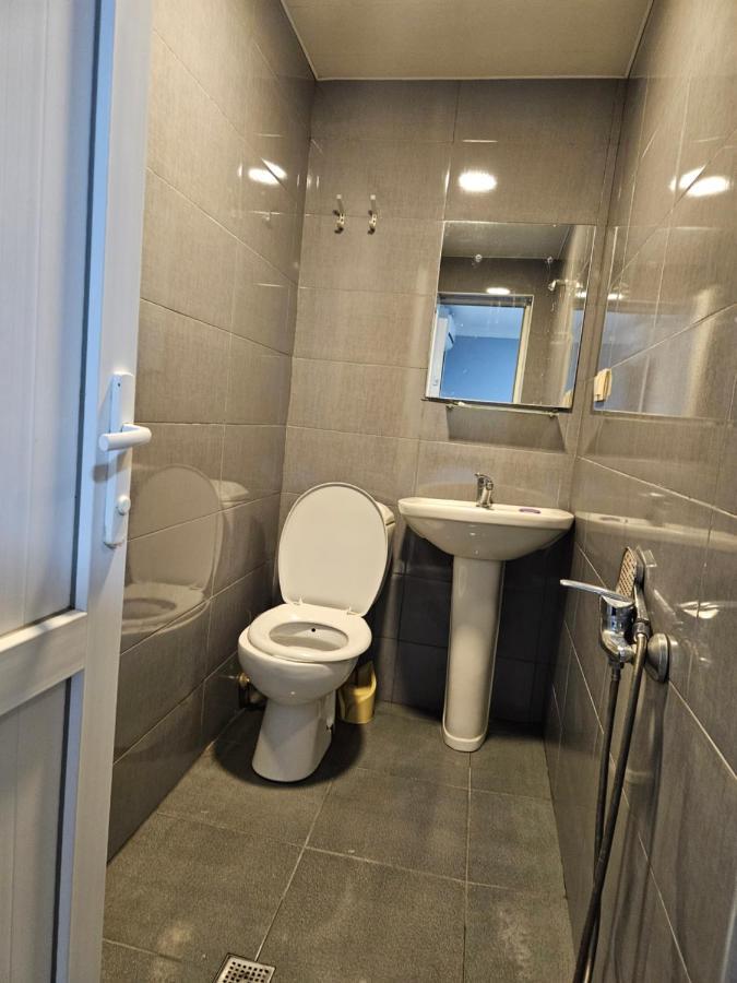 Guest House 2 Floor Batumi Esterno foto