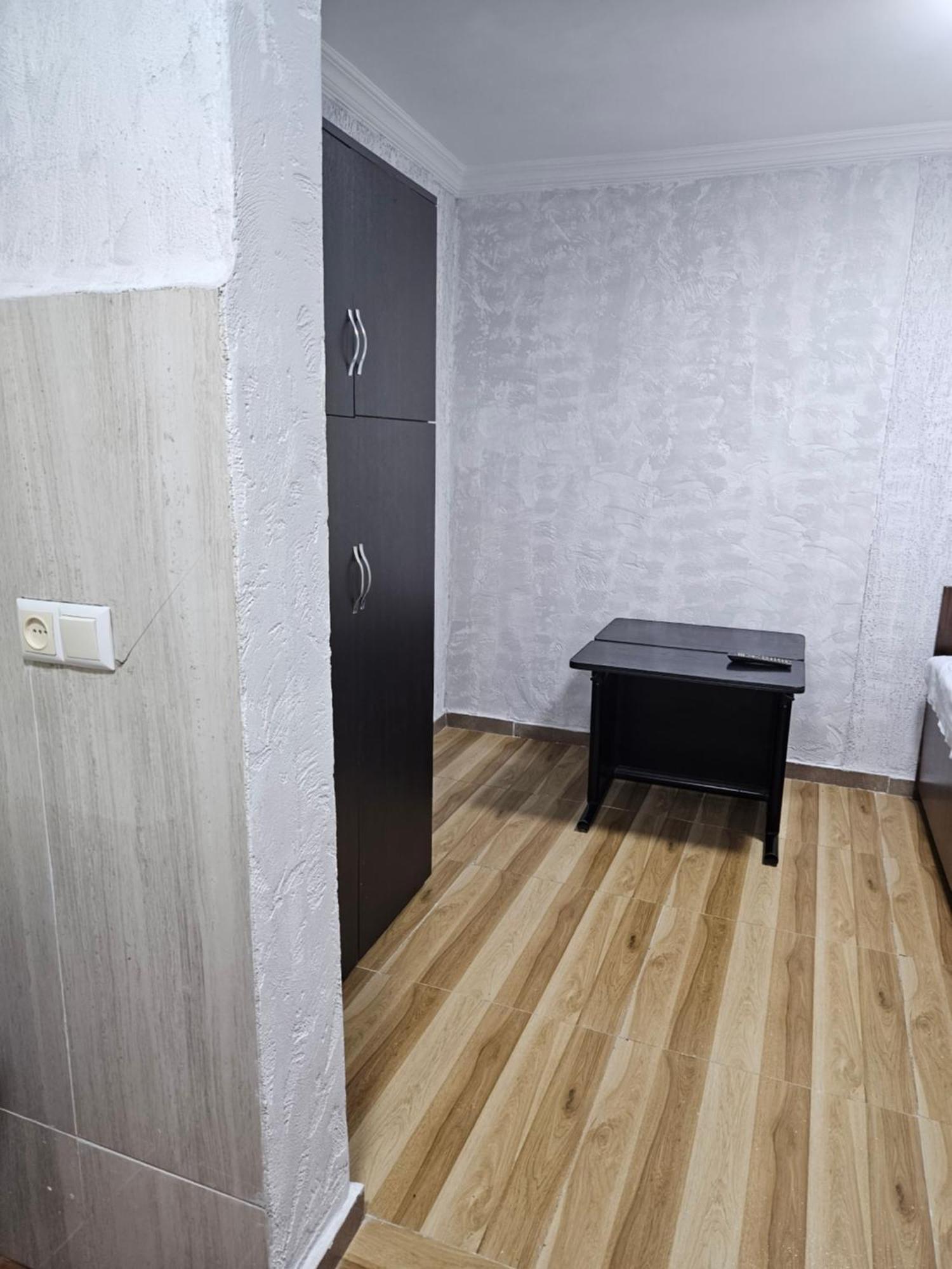 Guest House 2 Floor Batumi Esterno foto