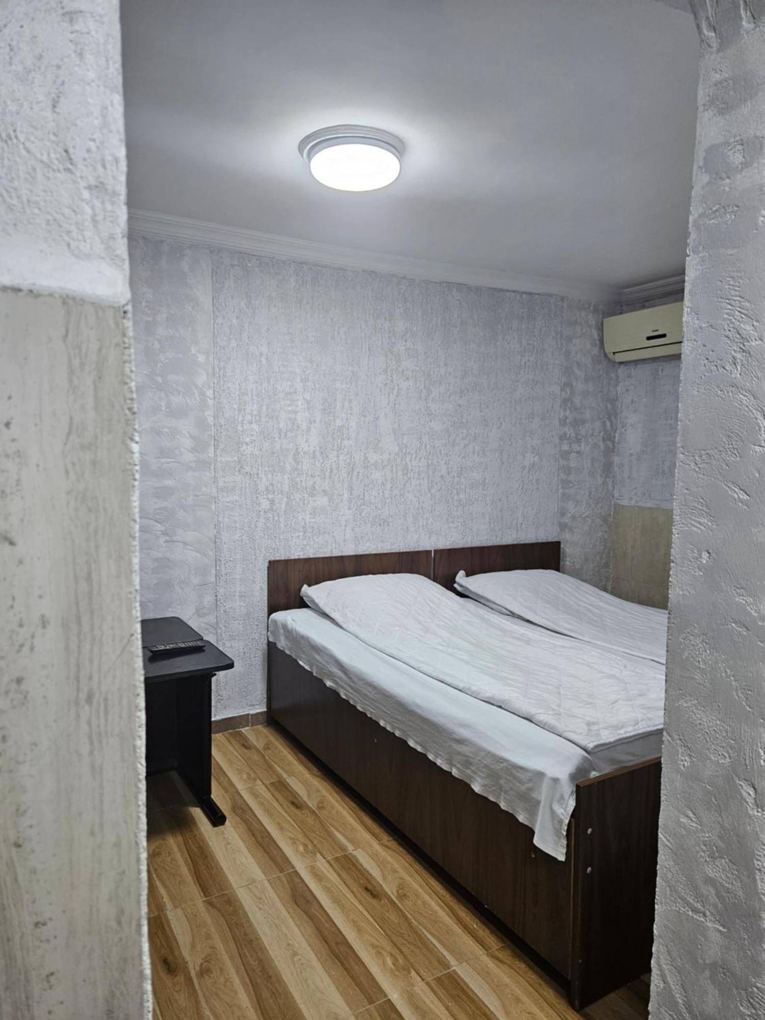 Guest House 2 Floor Batumi Esterno foto