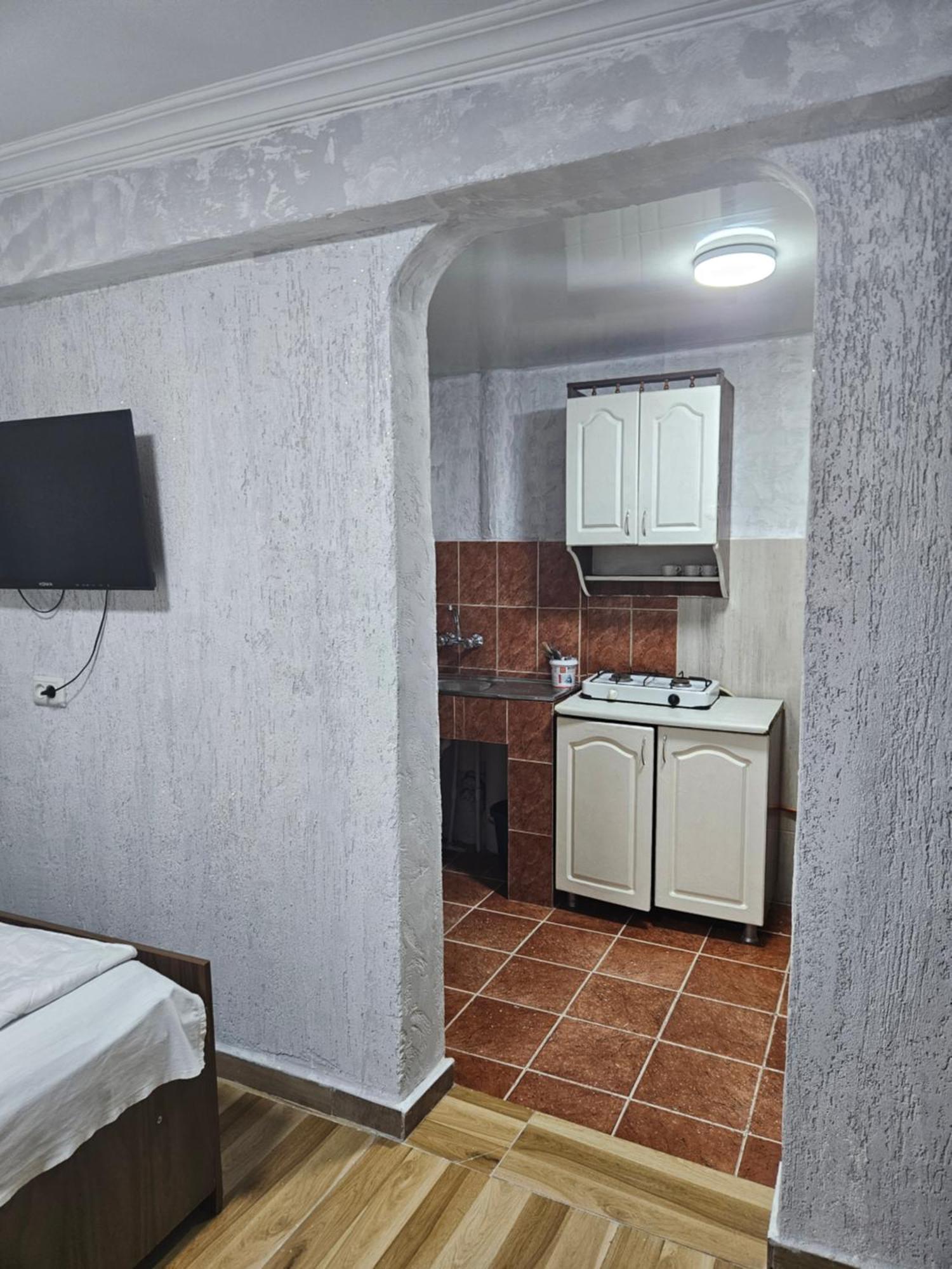 Guest House 2 Floor Batumi Esterno foto