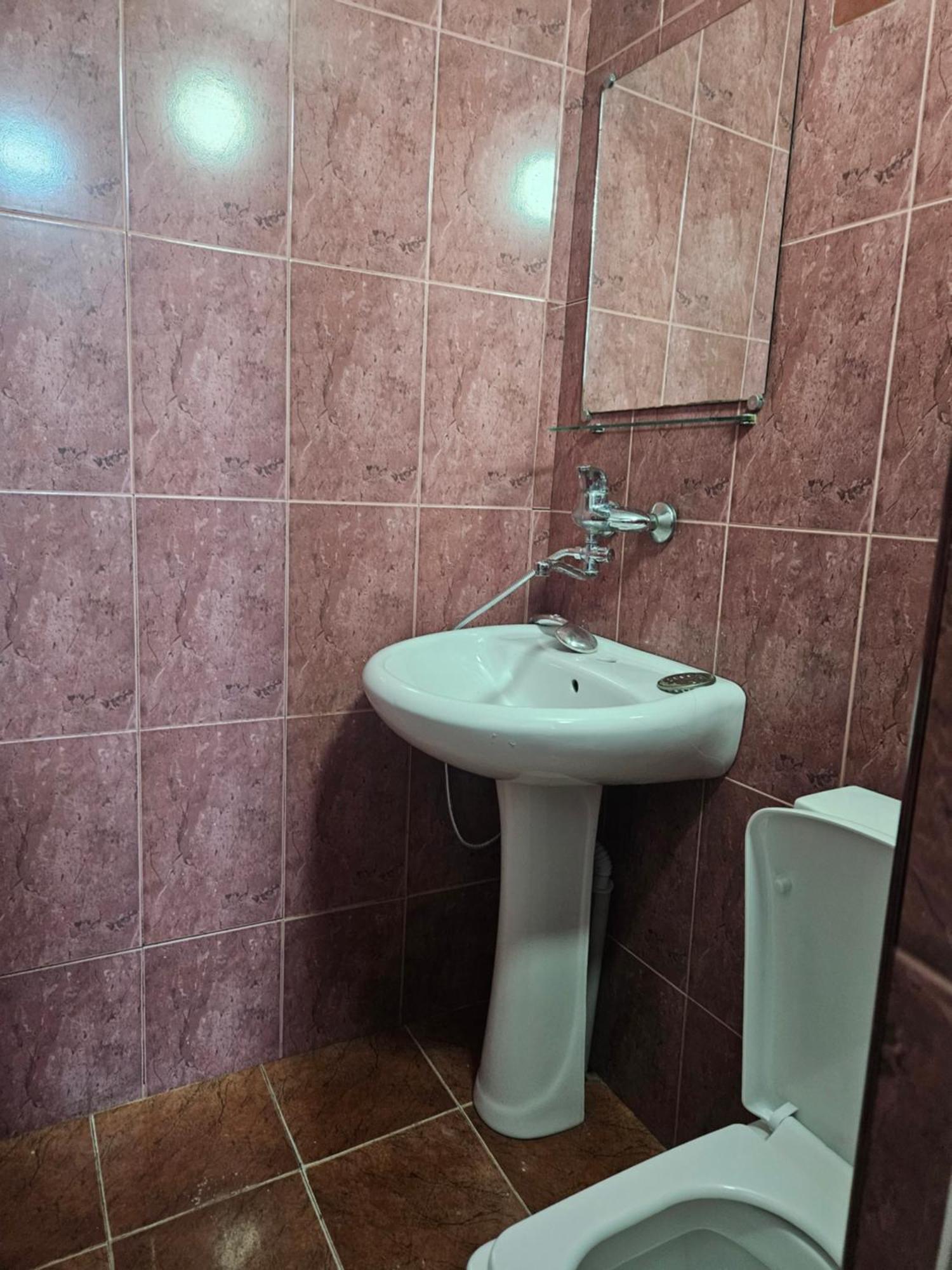 Guest House 2 Floor Batumi Esterno foto