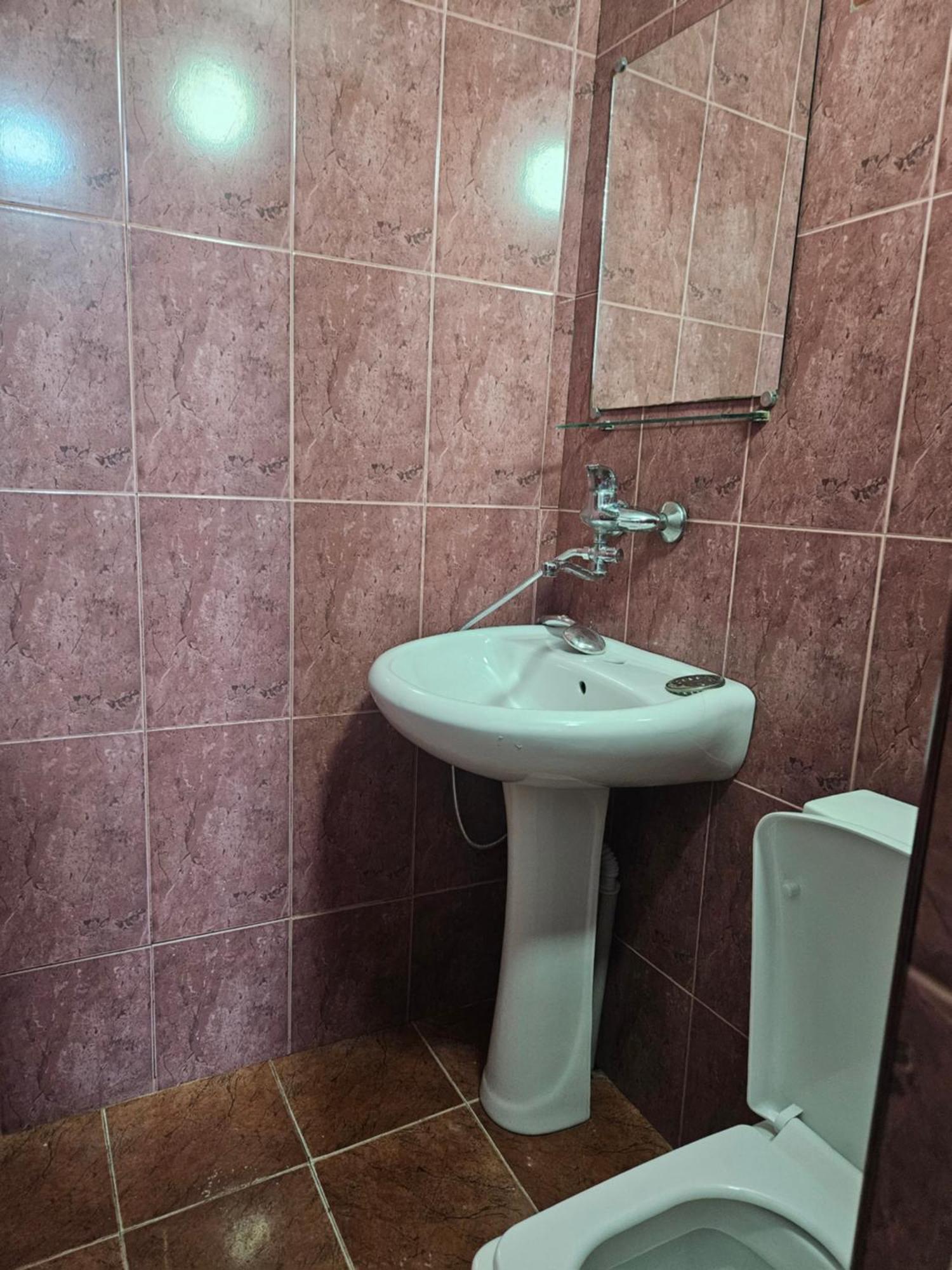 Guest House 2 Floor Batumi Esterno foto