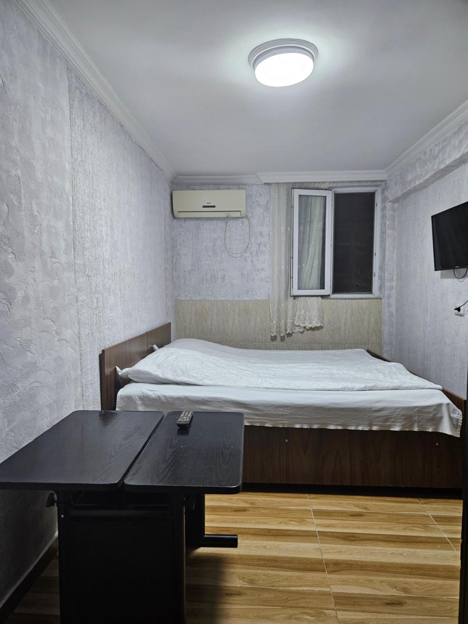 Guest House 2 Floor Batumi Esterno foto