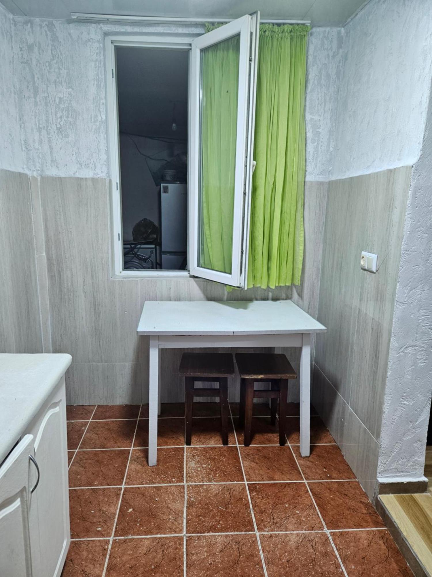 Guest House 2 Floor Batumi Esterno foto