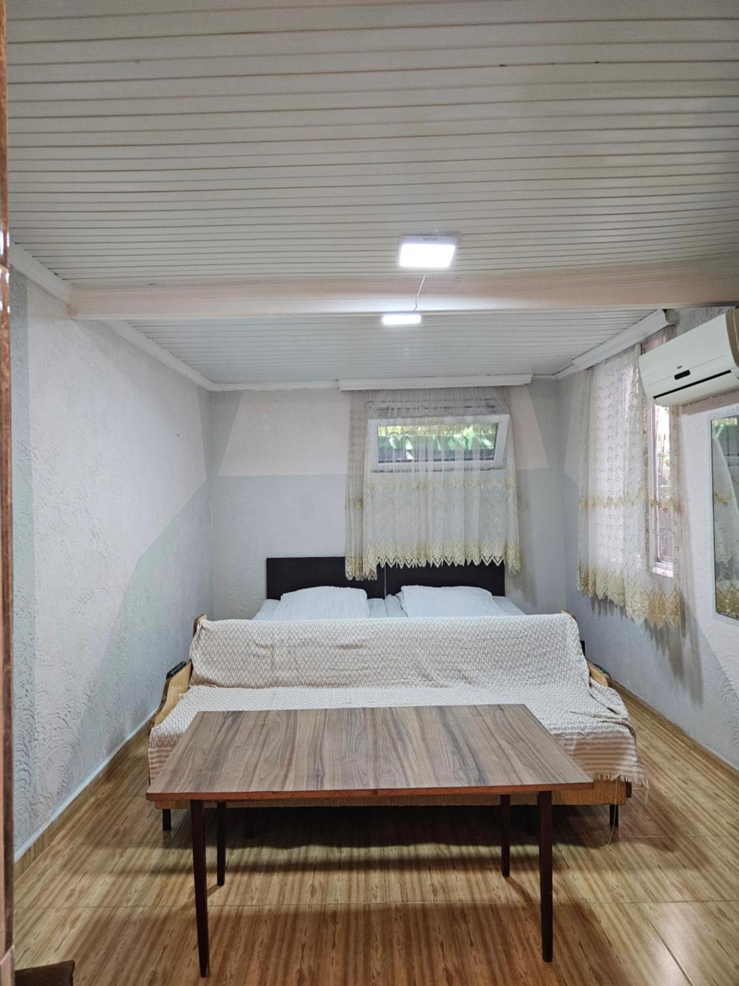 Guest House 2 Floor Batumi Esterno foto