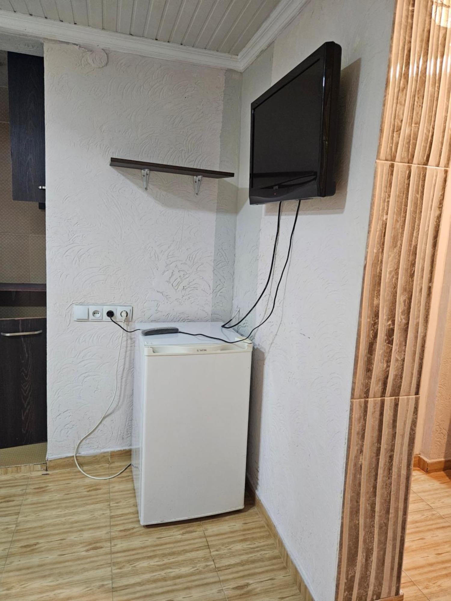 Guest House 2 Floor Batumi Esterno foto