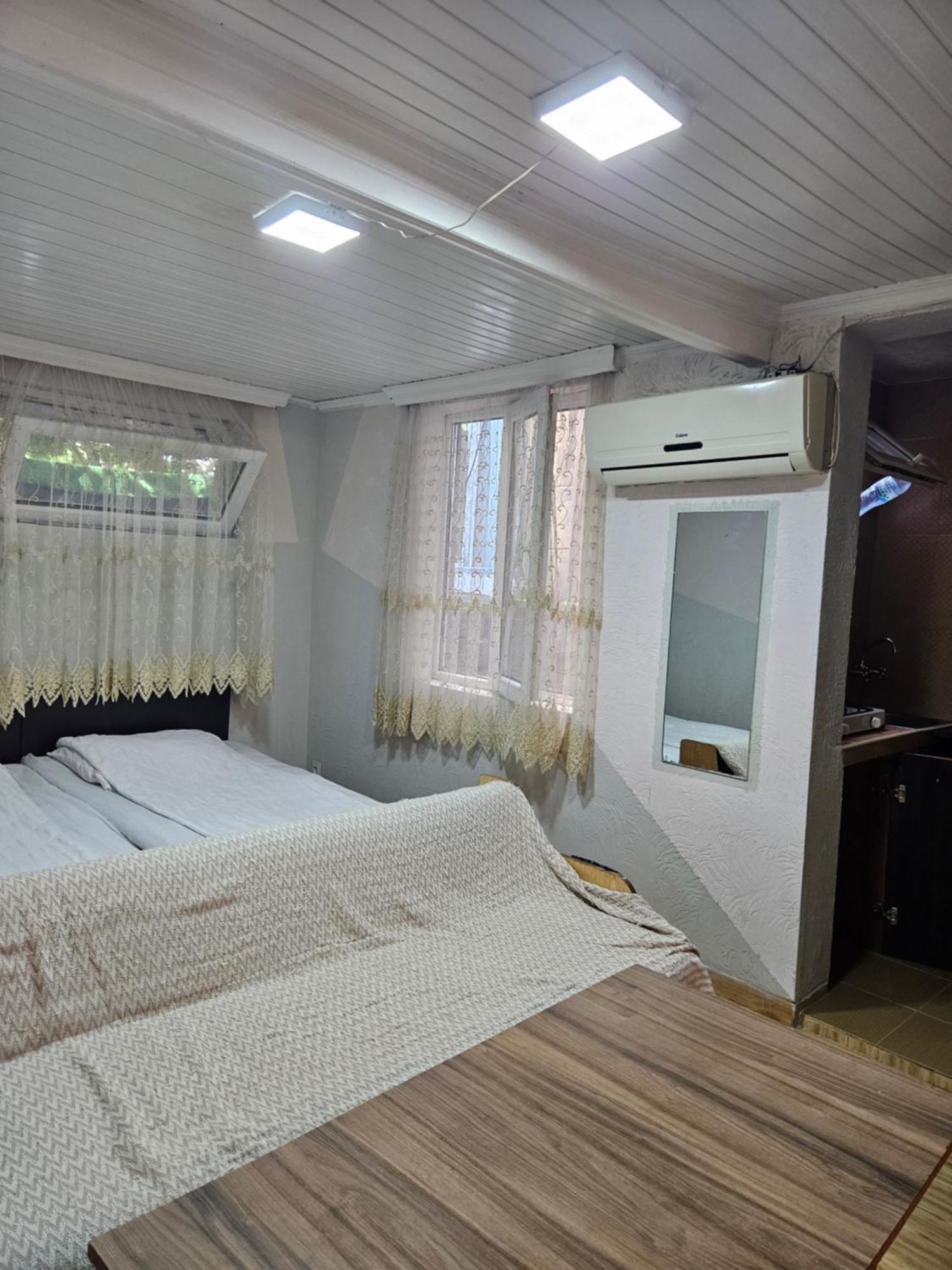 Guest House 2 Floor Batumi Esterno foto